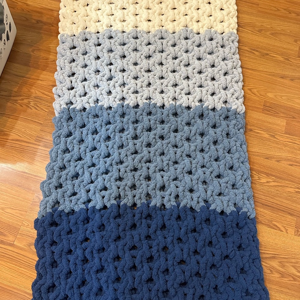 Chunky Knit Blanket in Blue and Cream